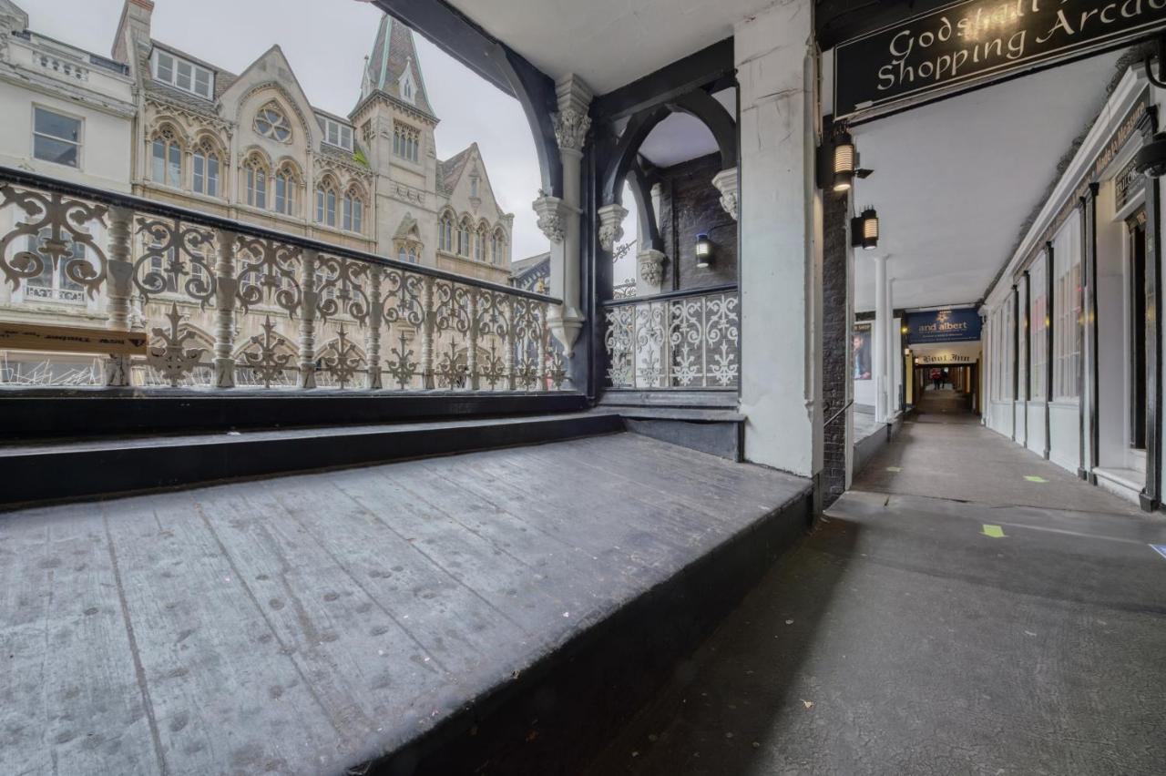 Beautiful Apartment On The Historic Rows Chester Buitenkant foto